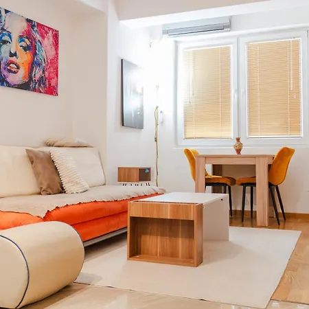 Elkiva * סקופיה